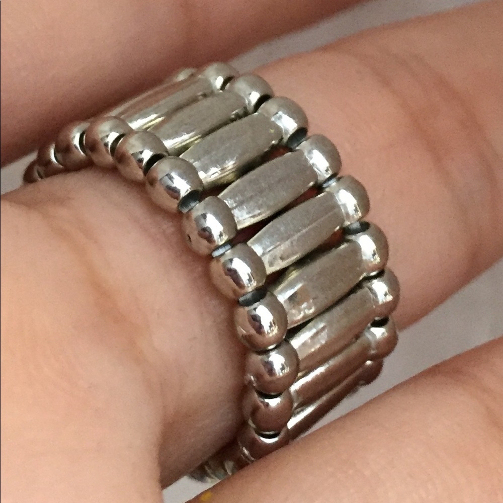 Ring - Picture 3 of 3